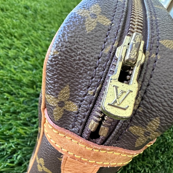 Auth Louis Vuitton pouch clutch bag - Picture 2 of 9